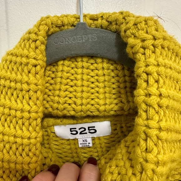 525 Turtleneck Sweater - XS - Mustard Yellow - Picture 6 of 8